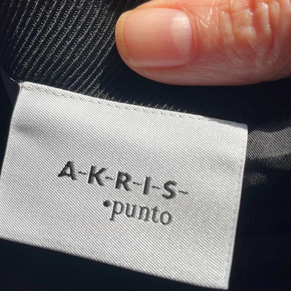 AKRIS PUNTO Skirt  black wool‎ Size 8 B5